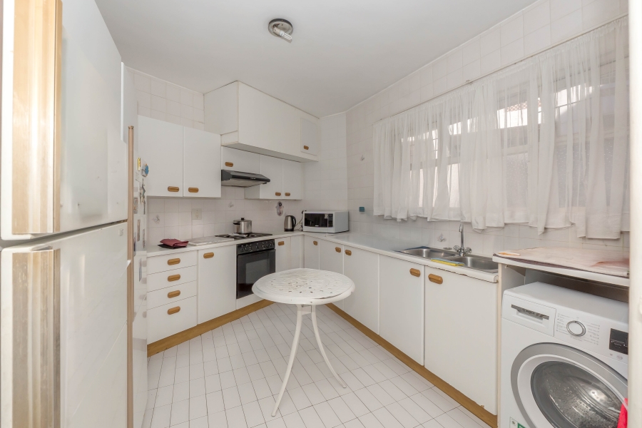 To Let 2 Bedroom Property for Rent in Three Anchor Bay Western Cape